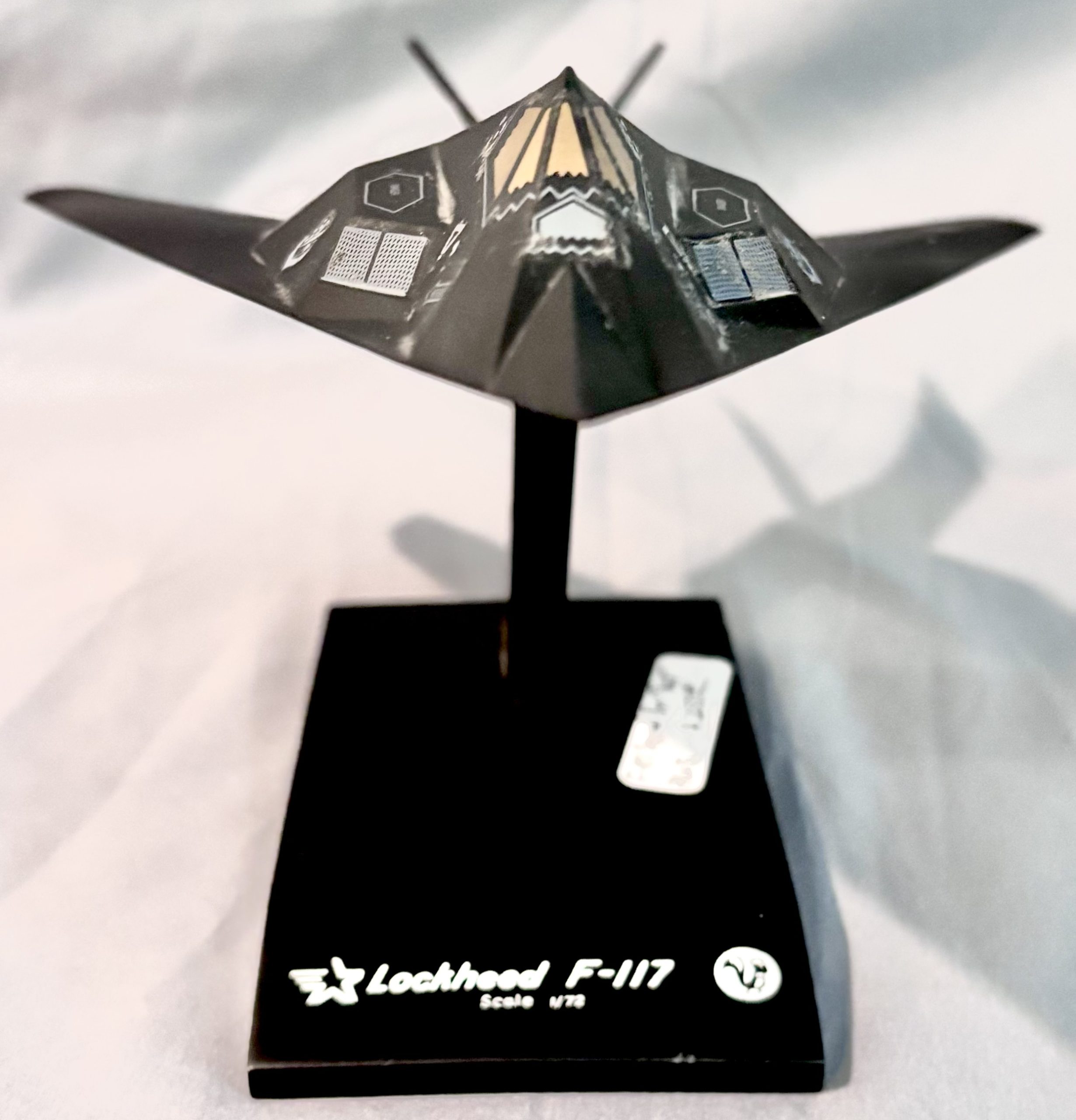 Lockheed F-117 Nighthawk Model – 49th FW USAF – Signed by Test Pilots – Toys & Models Corp – Rare - Image 4