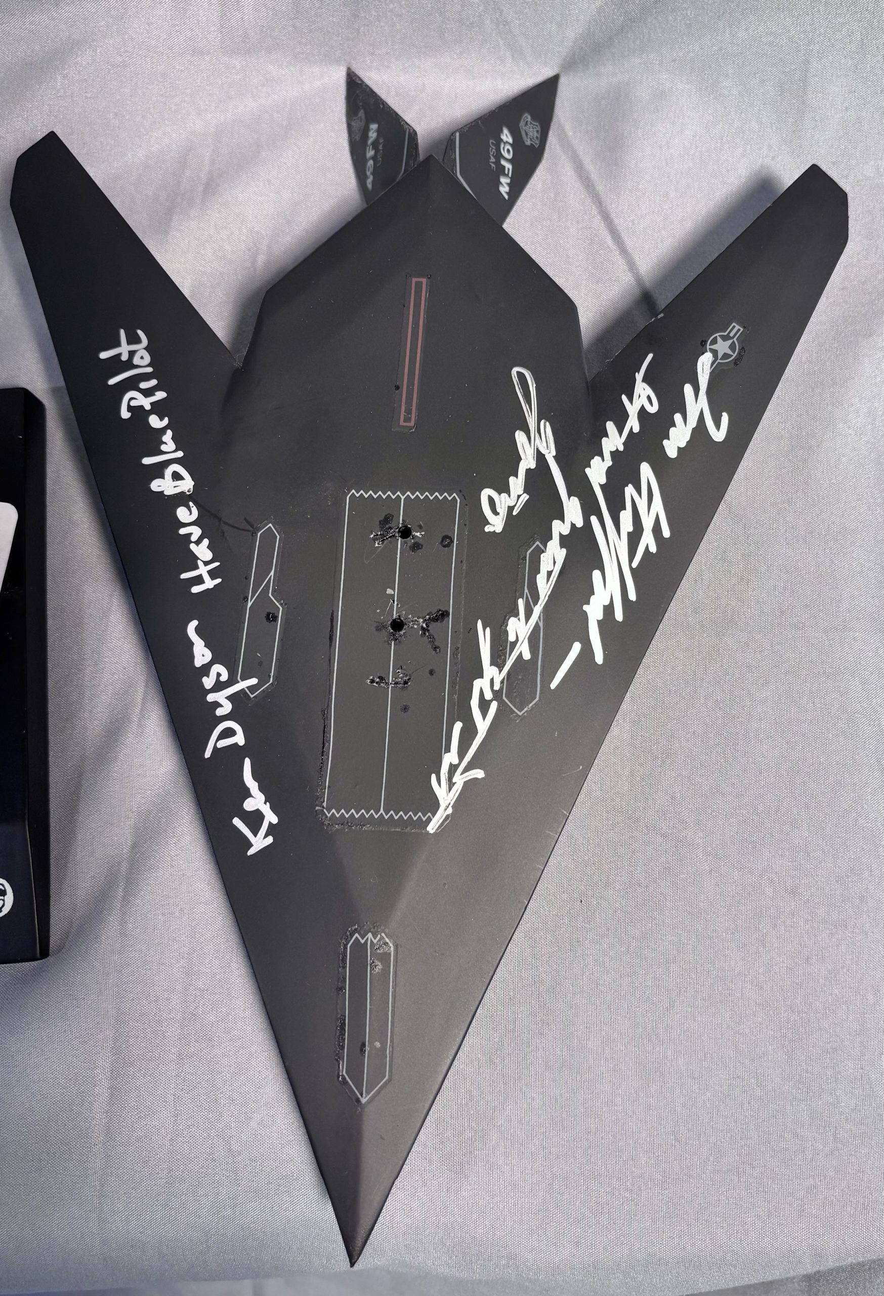 Lockheed F-117 Nighthawk Model – 49th FW USAF – Signed by Test Pilots – Toys & Models Corp – Rare - Image 2
