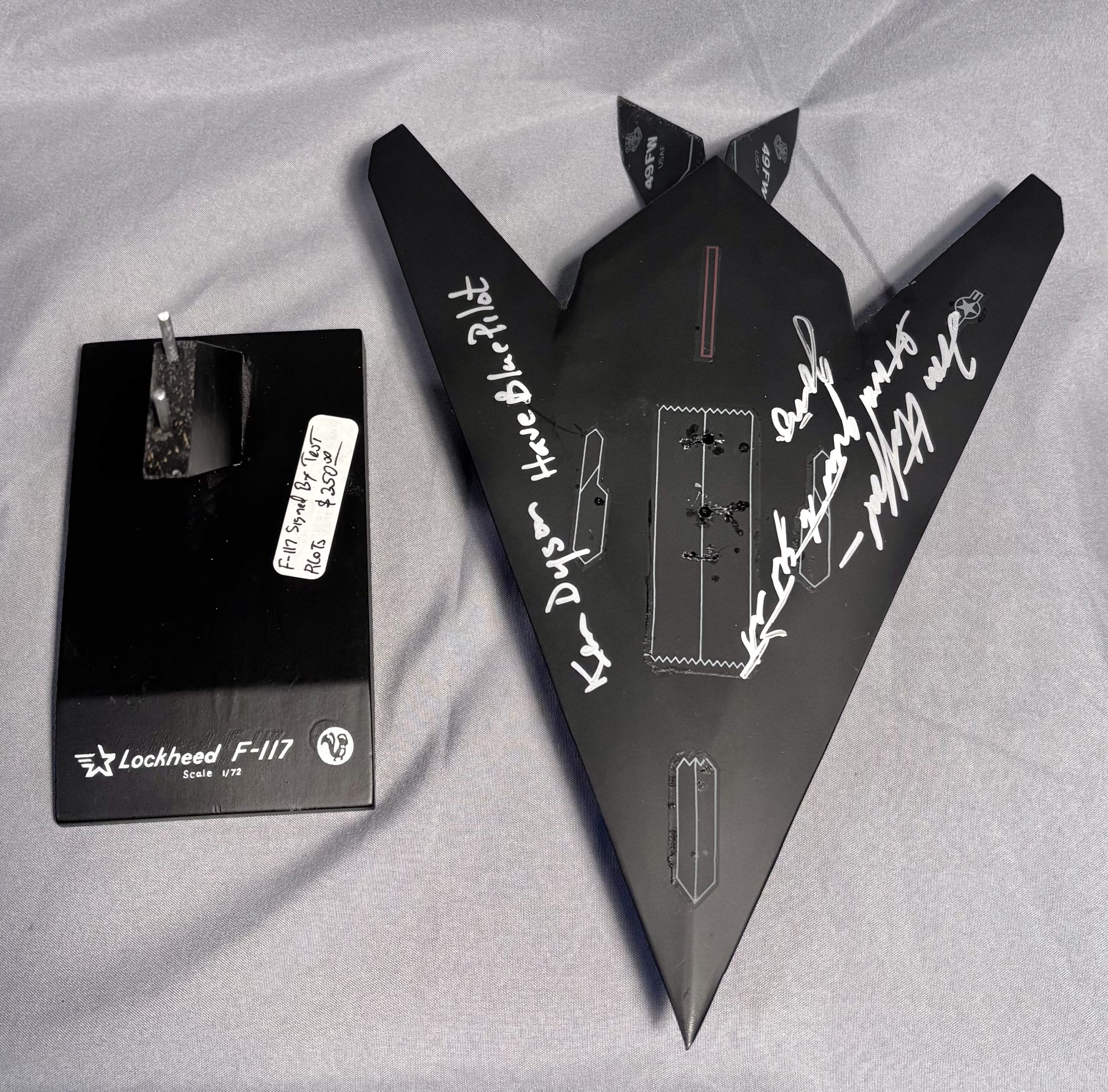 Lockheed F-117 Nighthawk Model – 49th FW USAF – Signed by Test Pilots – Toys & Models Corp – Rare - Image 6